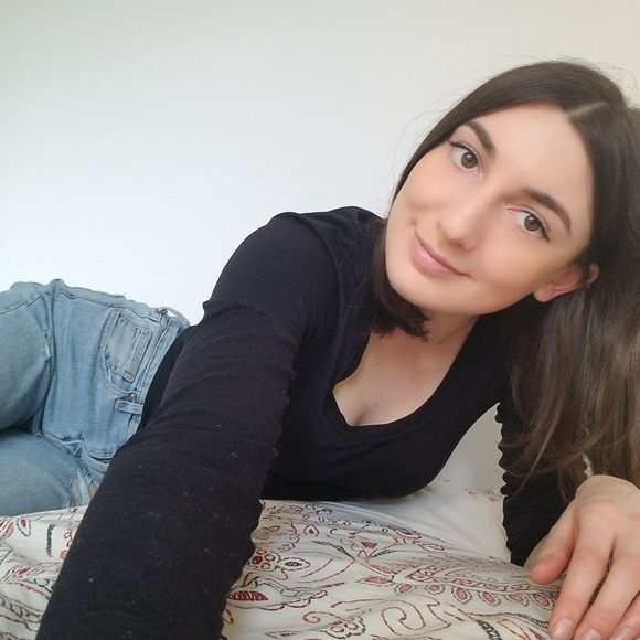 Meet your Posher, Juliana - Picture 1 of 1